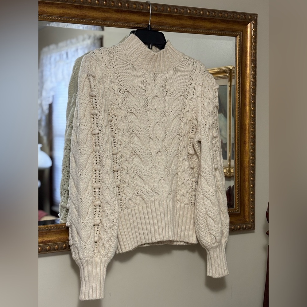 Banana Republic Chunky Cable Knit Sweater Cream Size S
